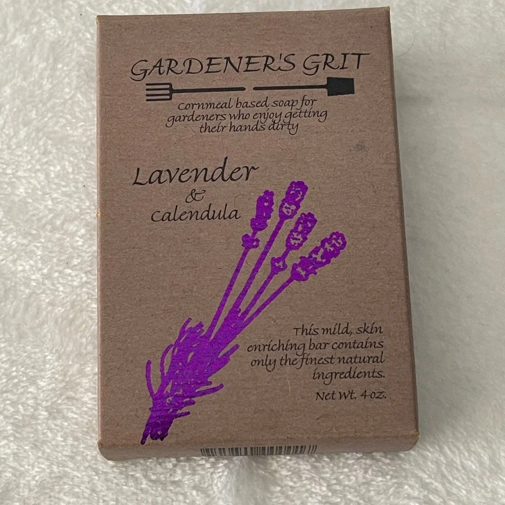 Gardener's Grit‎ Lavender Calendula Cornmeal Soap Bar 4 oz Natural Ingredients